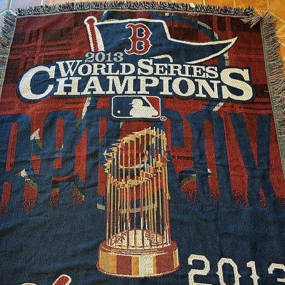 The Northwest Co. 2013 World Series Champions MLB Boston Red Sox Fringe Blanket - Picture 2 of 6